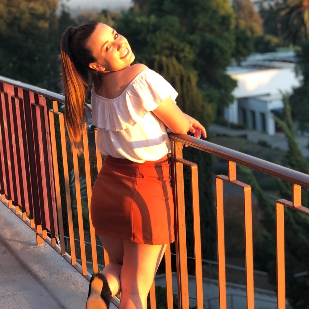 Meet your Posher, Olivia